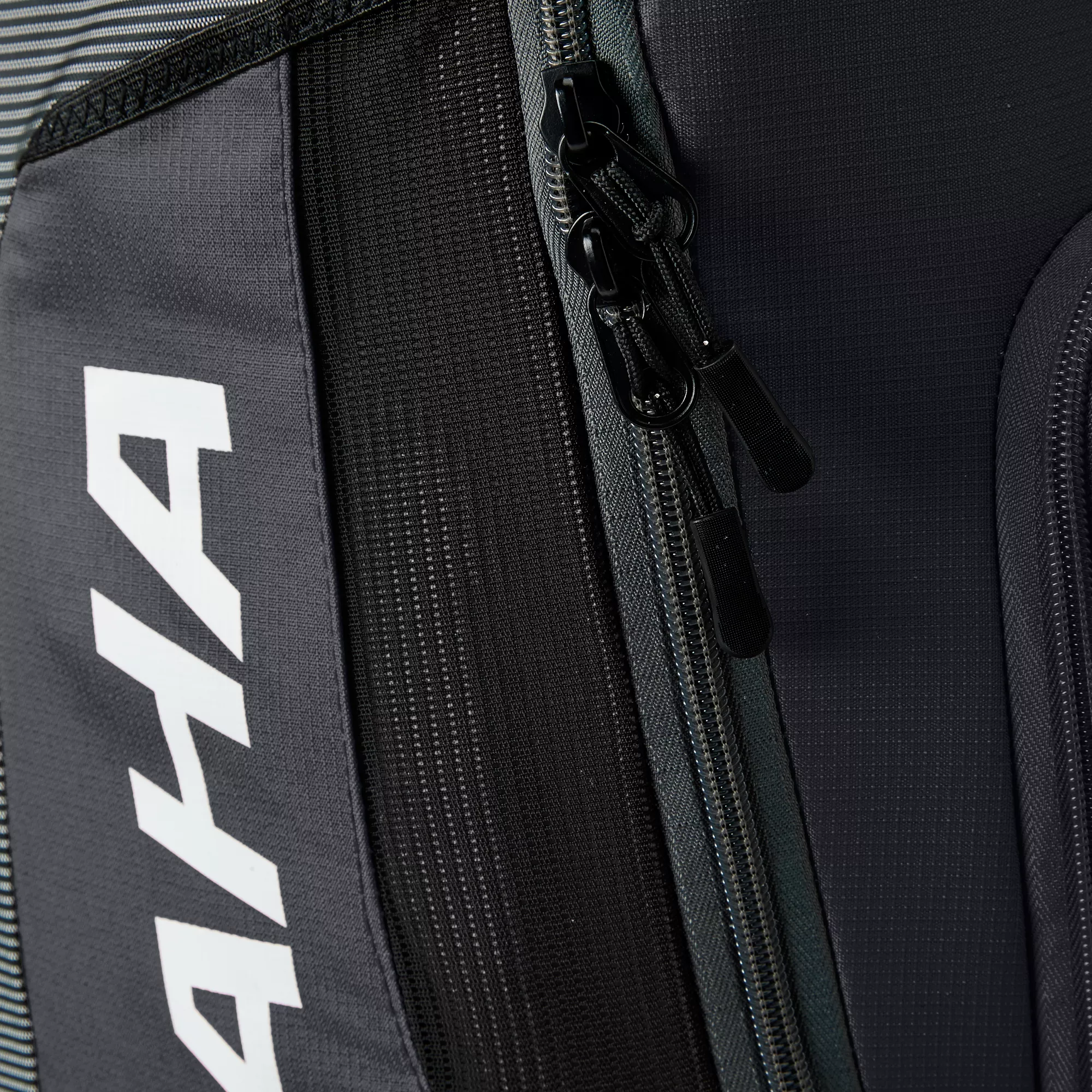 Louisville Slugger Omaha Stick Bat Pack 8 Louisville Slugger Omaha Stick Bat Pack - Image 8